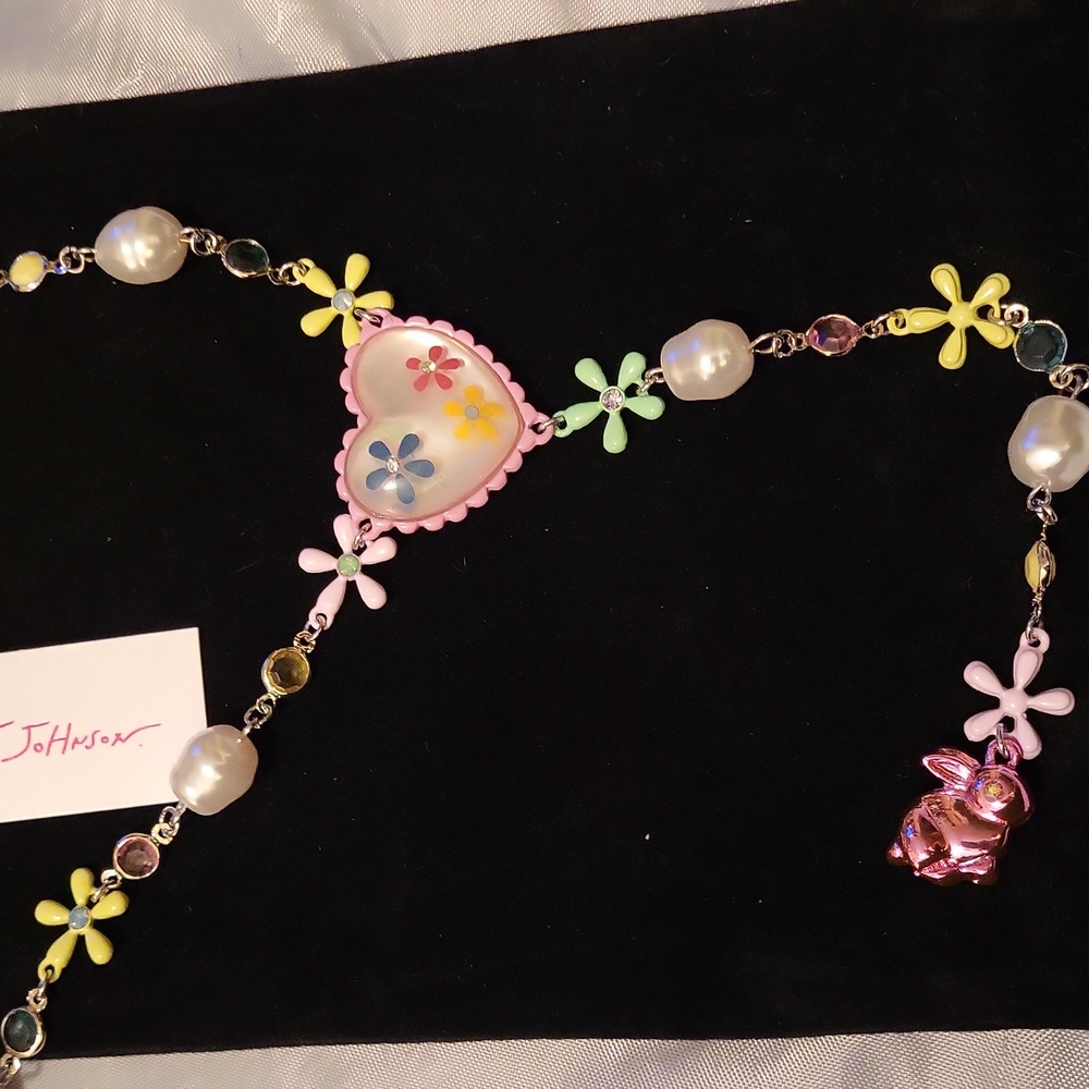 BETSEY JOHNSON y Shaped Pendant Necklace Bunny Rabbit